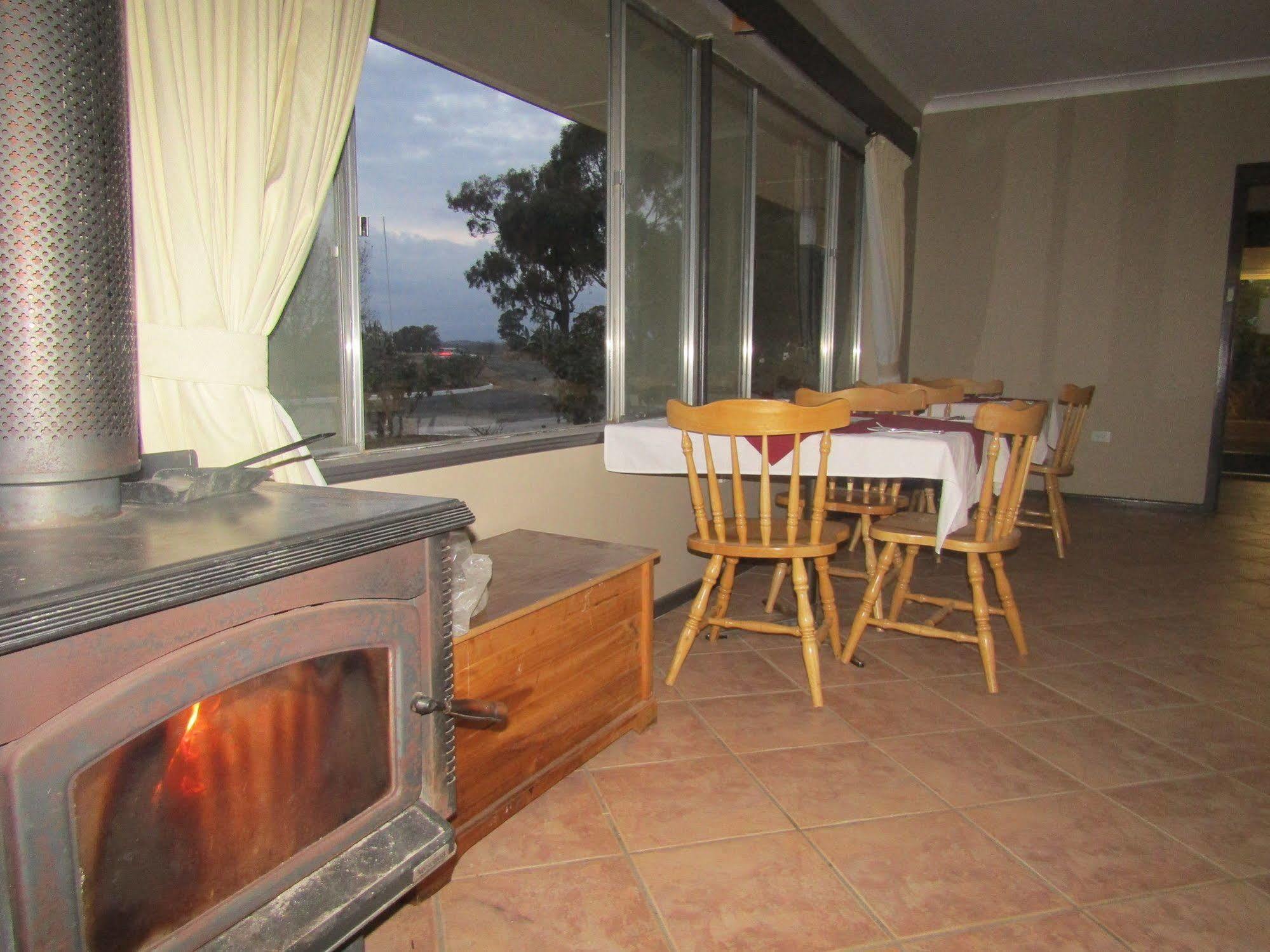 Allonville Gardens Motel Wagga Wagga Exterior photo