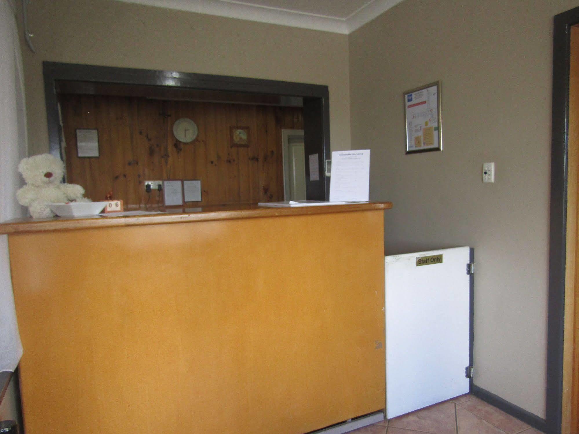 Allonville Gardens Motel Wagga Wagga Exterior photo